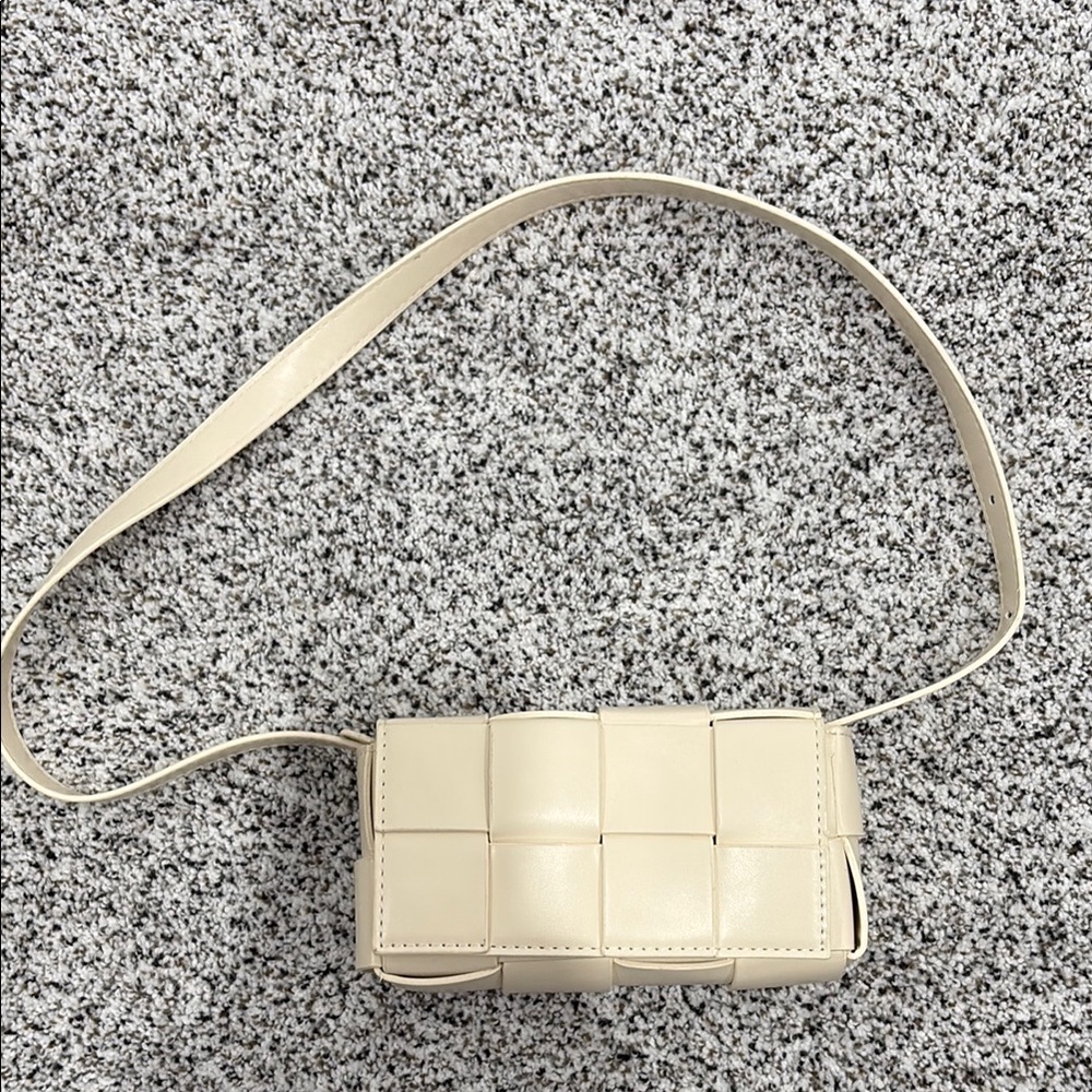 Elegant Cream Woven Crossbody Bag Offwhite